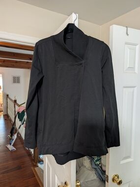 Lululemon Women's Black Asymmetric Collar Jacket